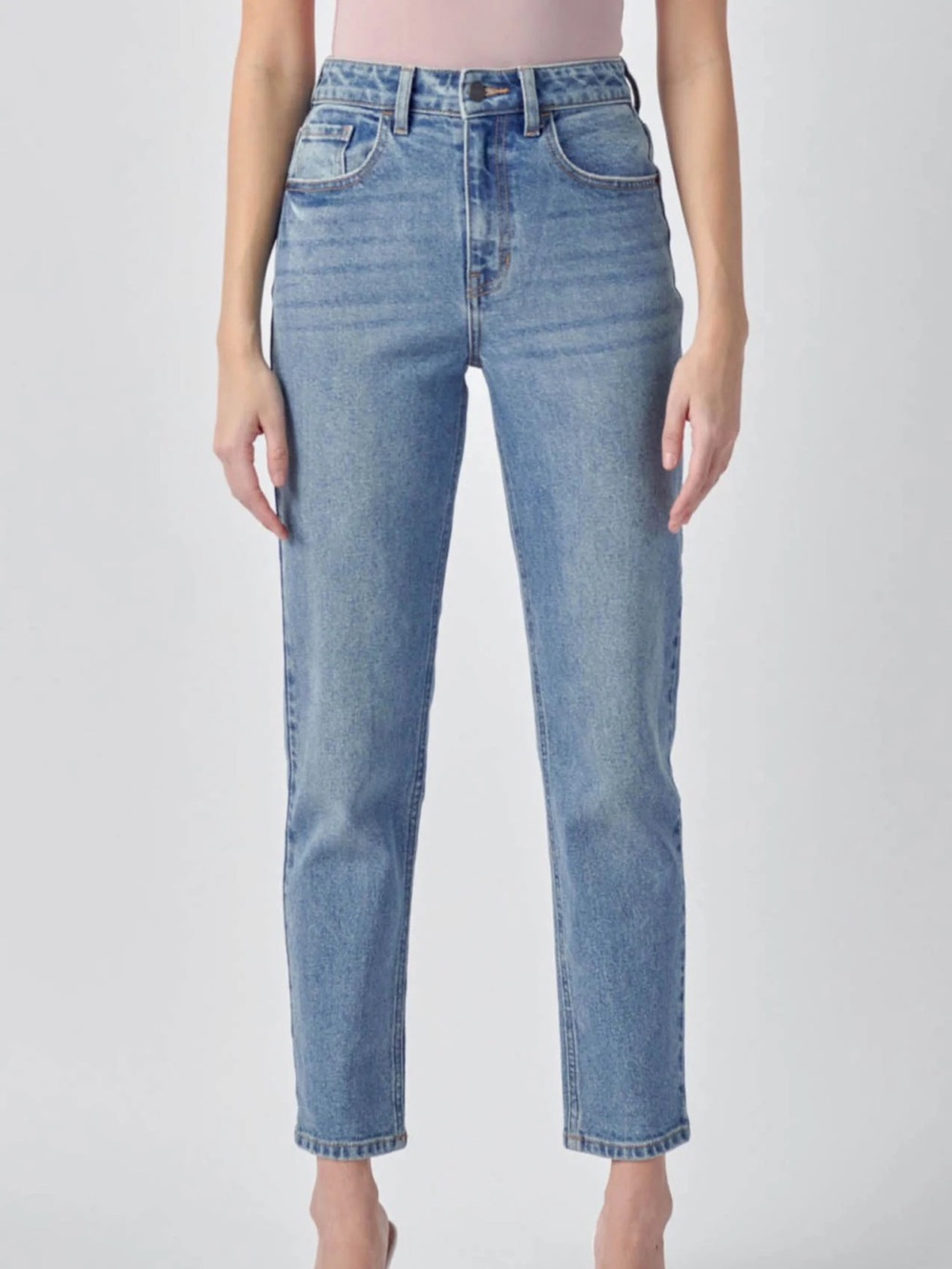 NWOT Cello High Waisted Stretch Straight Mom Jeans